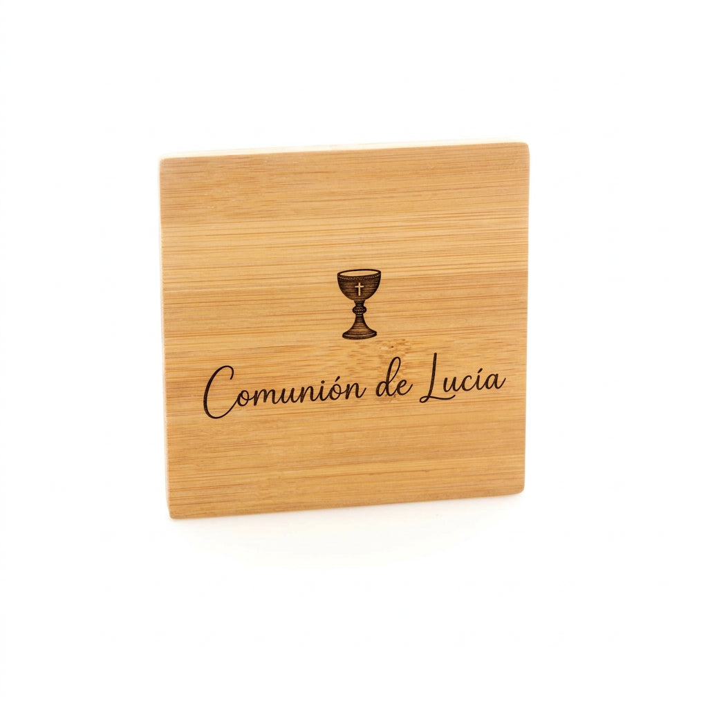 Posavasos abridor de bambú personalizado para comunión con grabado láser
